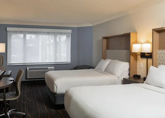 Holiday Inn Victoria - Elk Lake By Ihg