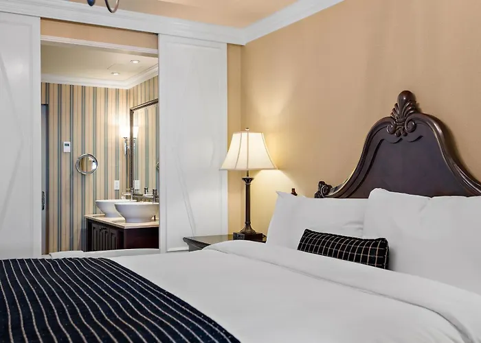 Oak Bay Beach Hotel