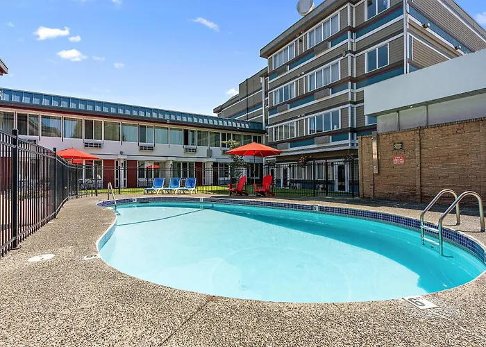 Days Inn By Wyndham Victoria Airport Sidney