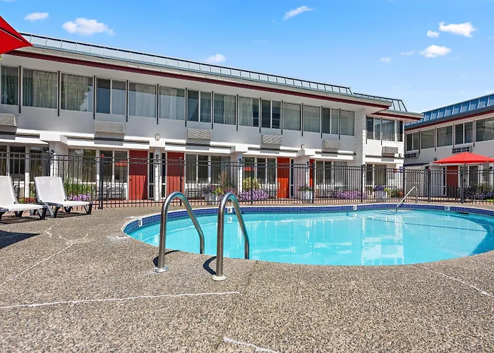 Days Inn By Wyndham Victoria Airport Sidney